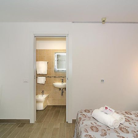 Hotel Storyville Business & Holiday Cinquale Buitenkant foto