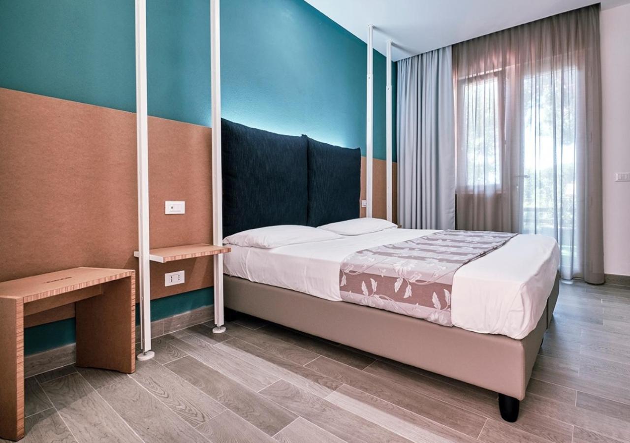 Hotel Storyville Business & Holiday Cinquale Buitenkant foto