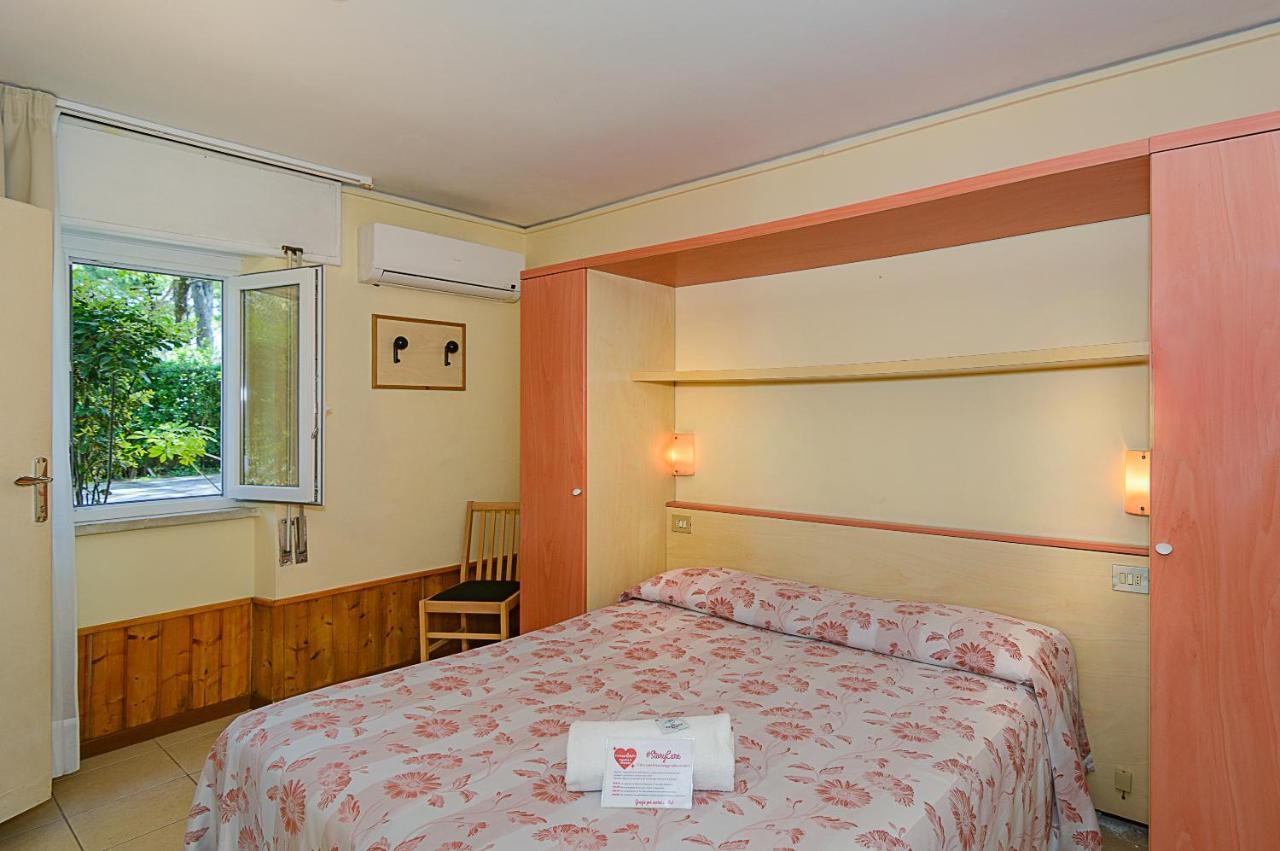 Hotel Storyville Business & Holiday Cinquale Buitenkant foto