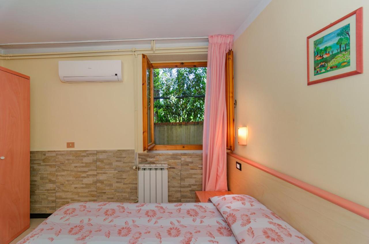 Hotel Storyville Business & Holiday Cinquale Buitenkant foto