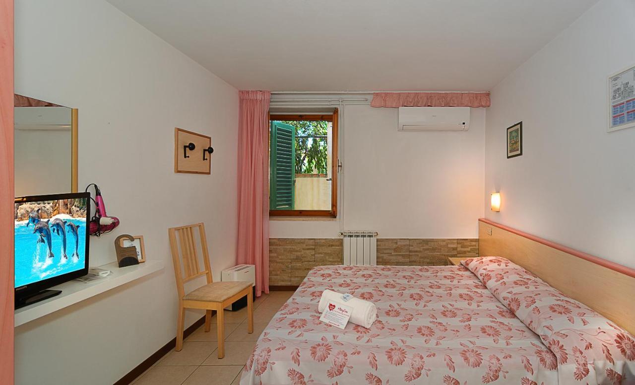 Hotel Storyville Business & Holiday Cinquale Buitenkant foto