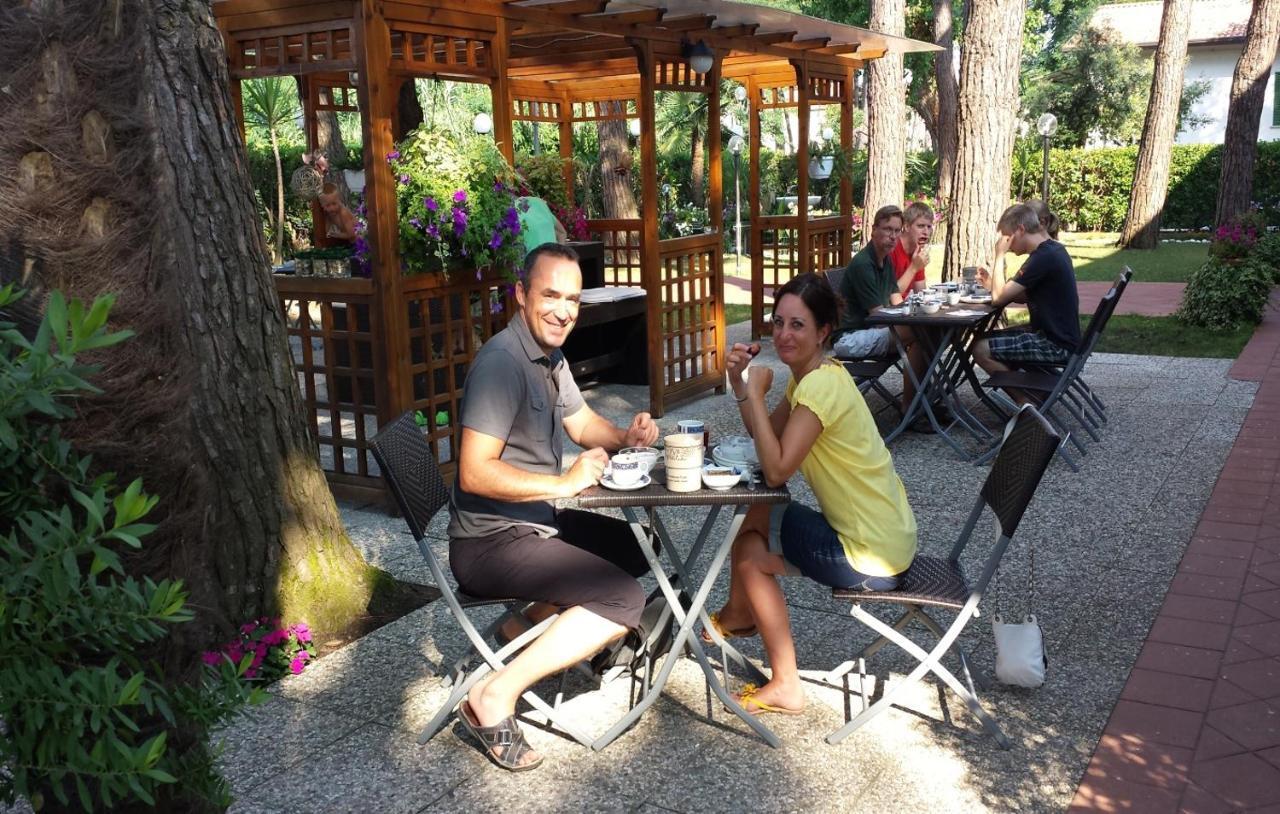 Hotel Storyville Business & Holiday Cinquale Buitenkant foto