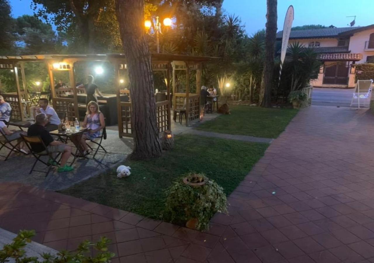 Hotel Storyville Business & Holiday Cinquale Buitenkant foto