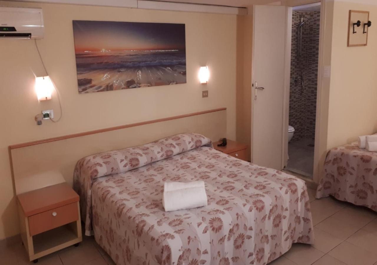 Hotel Storyville Business & Holiday Cinquale Buitenkant foto