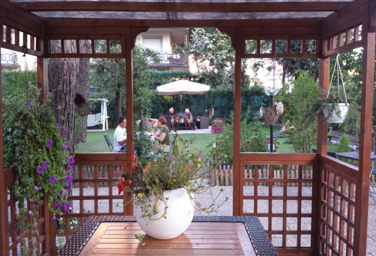 Hotel Storyville Business & Holiday Cinquale Buitenkant foto